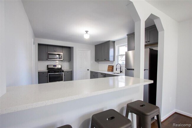 Foto del edificio - 1308 E Milton Ave