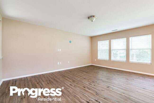 Building Photo - 40 Norwich Dr