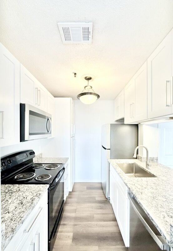 Foto del edificio - 11901 4th St N