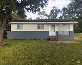 Building Photo - 650 S E RR Ave