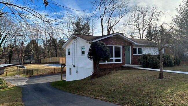 Building Photo - 65 Rash Rd