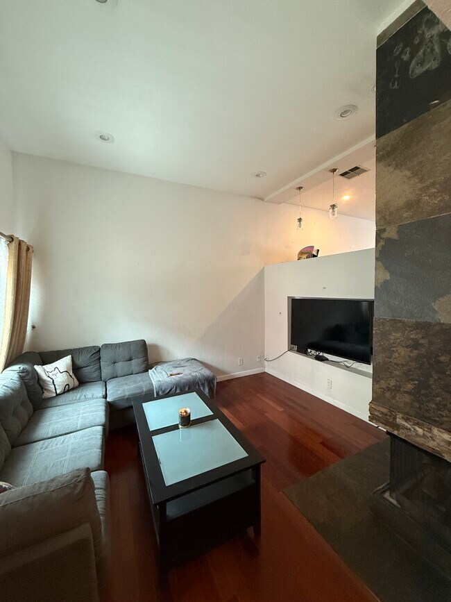 Foto del edificio - 27609 Nugget Dr