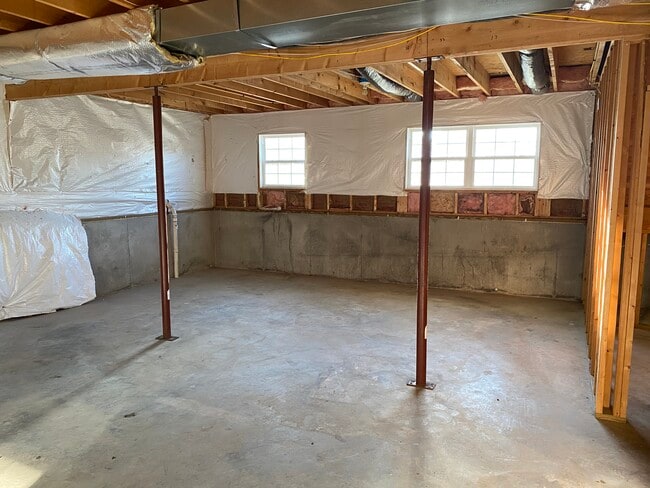 Building Photo - 77 Burdette Dr