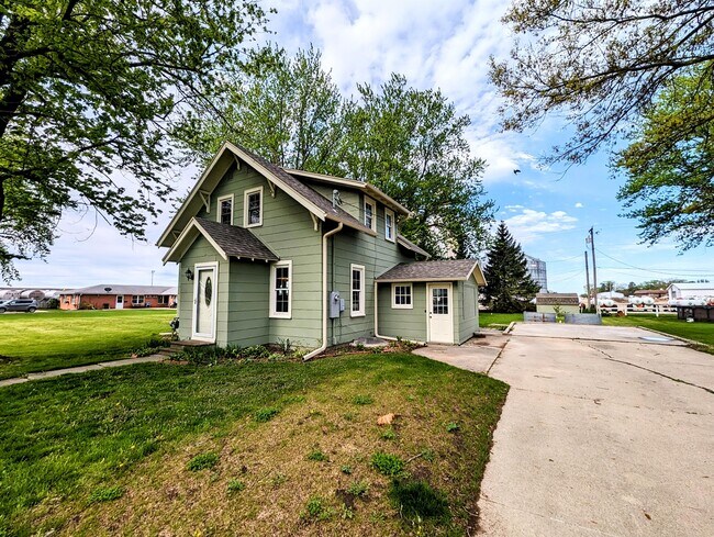 Foto del edificio - 604 8th Ave