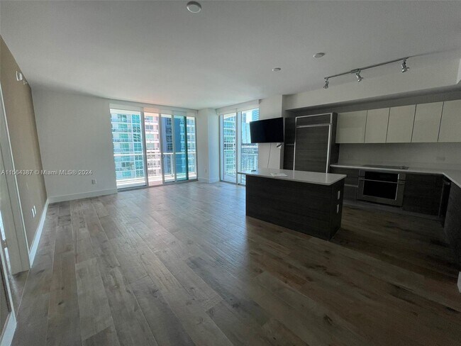 Building Photo - 1100 S Miami Ave