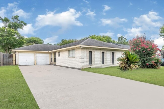 Building Photo - 12726 Westella Dr