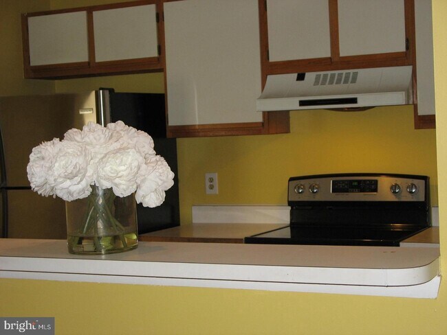 Foto del edificio - 92 Meadow Ridge Rd