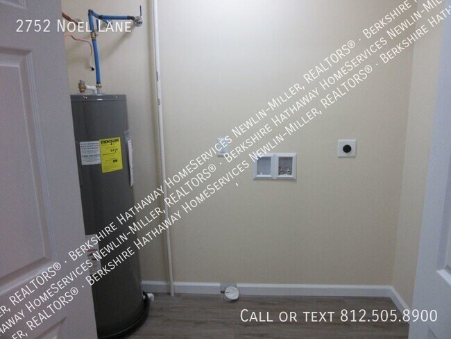 Building Photo - Noel Woods- Quiet, Located Outside the Tow...