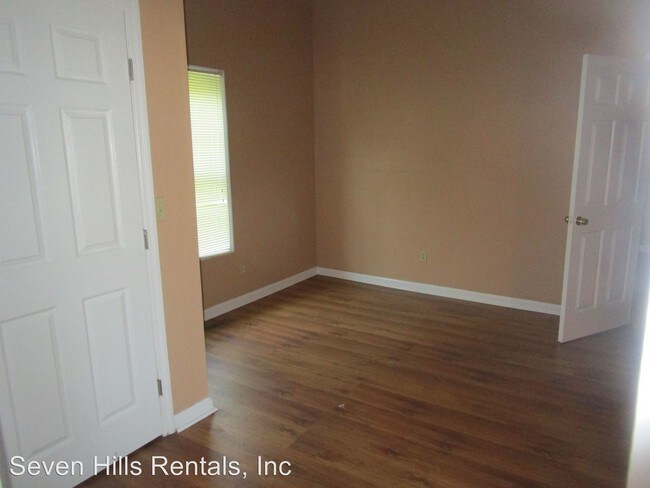 Building Photo - 3 br, 1 bath House - 10 Klassing Street