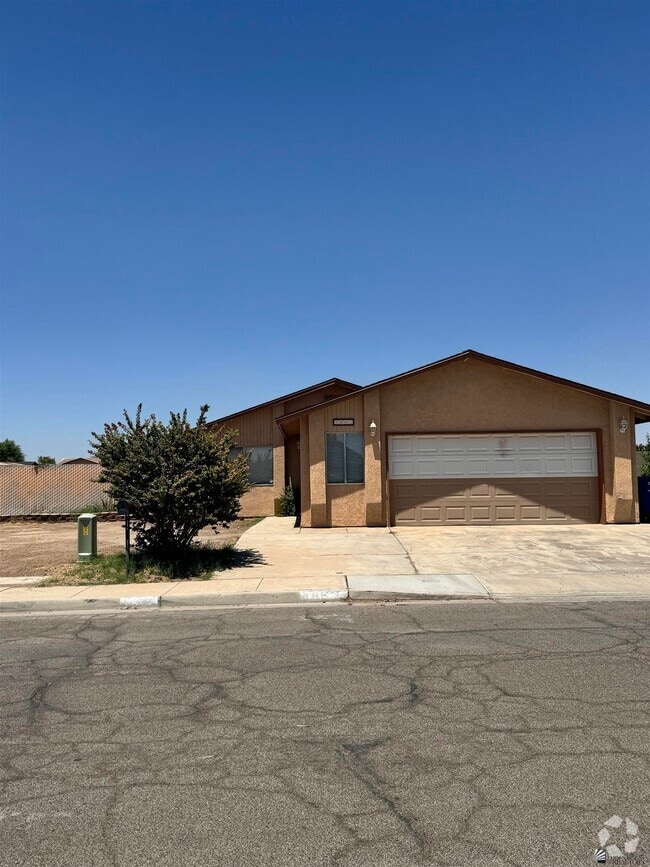 Building Photo - 1862 S 46th Dr