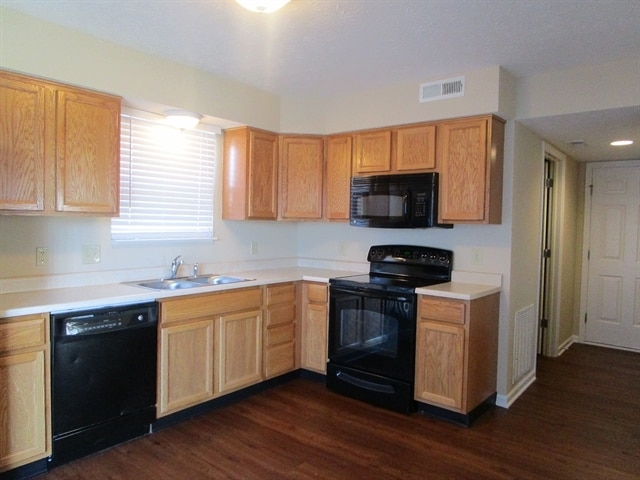 Foto del edificio - 1518 Bluestem Dr