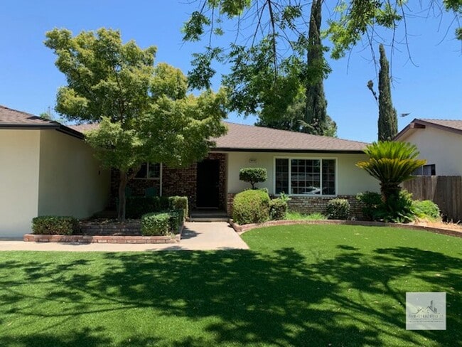 Foto del edificio - Beautiful 4 bedroom 2 bath home!