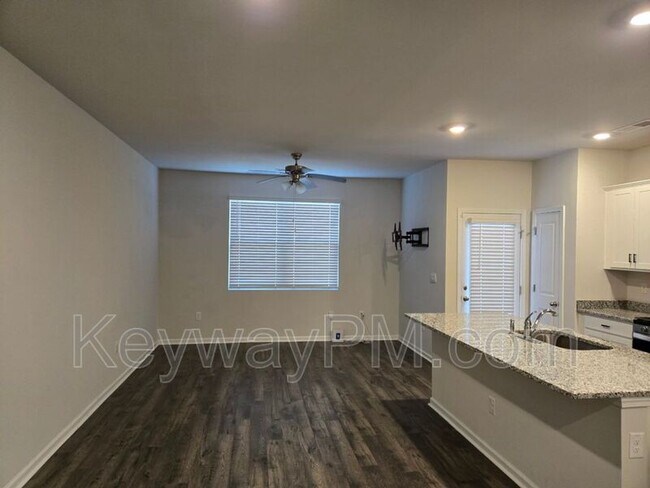 Building Photo - 930 Quaint Parish Cir