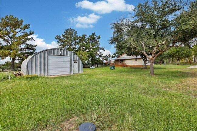 Building Photo - 35839 Skyview Rd