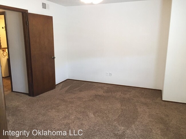 Building Photo - 2 br, 1.5 bath House - 315 Willoway Dr.