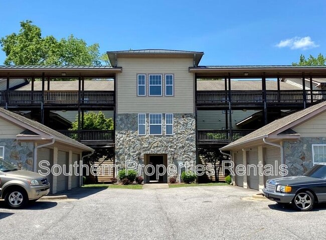 Building Photo - 1611 Bluffside Dr