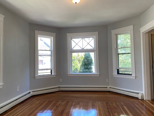 Foto del edificio - 24 Huxley Ave