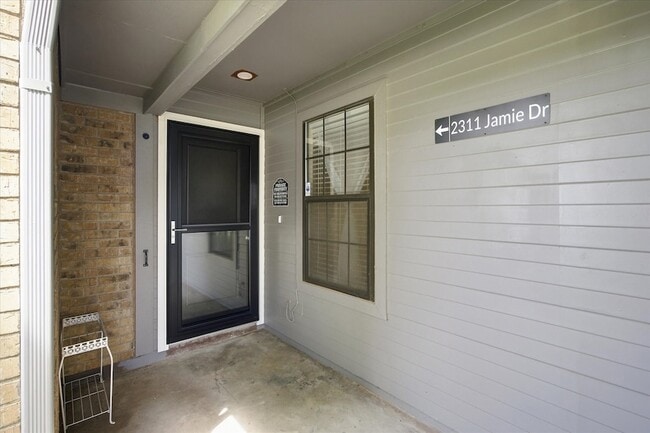 Building Photo - 2311 Jamie Dr