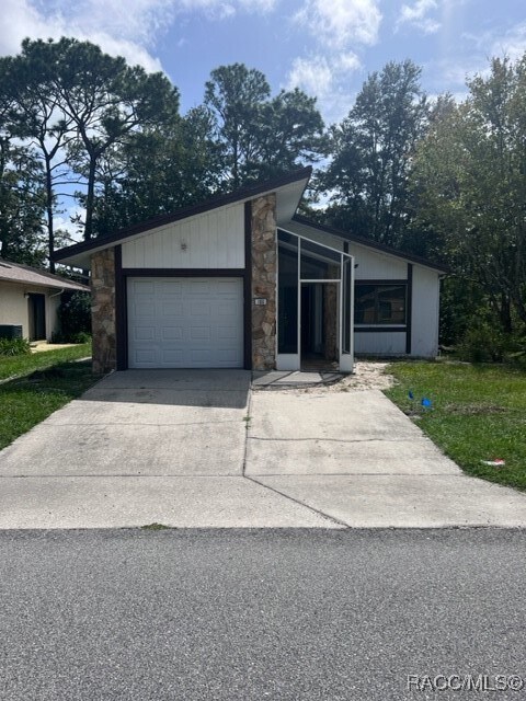 Foto principal - 100 Chinaberry Cir