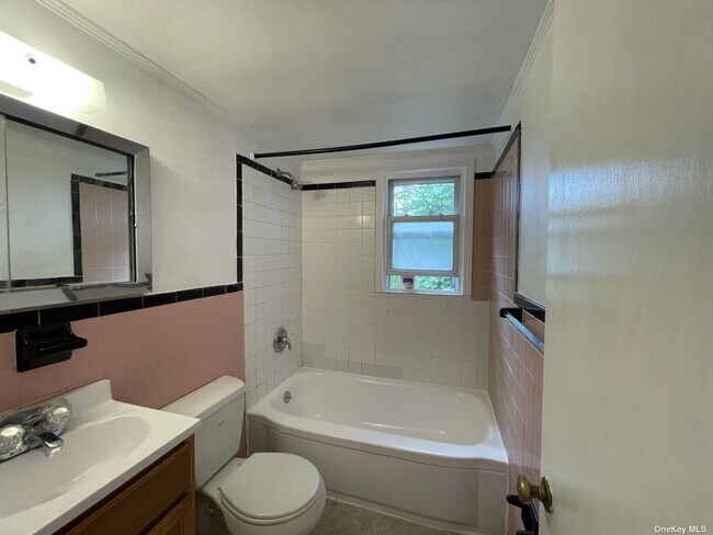 Building Photo - 74 Lehrer Ave