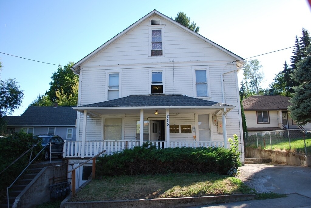 Primary Photo - 215 W Main St
