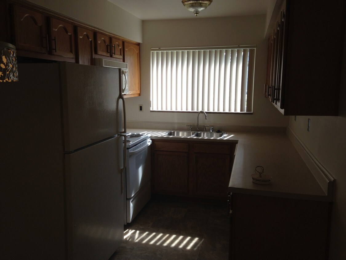 33300 Freedom Rd, Farmington, MI 48336 Apartments in Farmington, MI