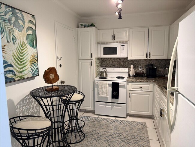 Building Photo - 1965 S Ocean Dr