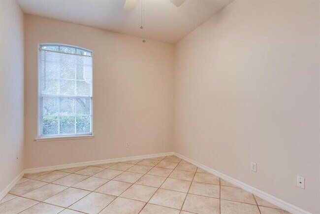 Foto del edificio - 12035 Summerspring Lakes Dr