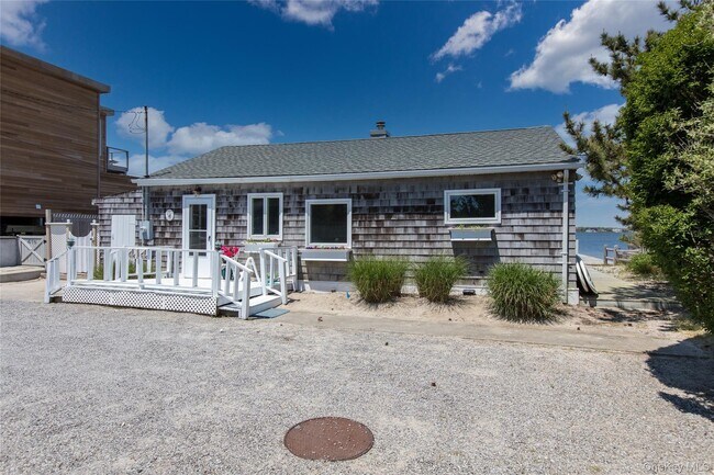 Building Photo - 414 Dune Rd