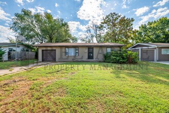 Building Photo - 4732 S Glenn Ave