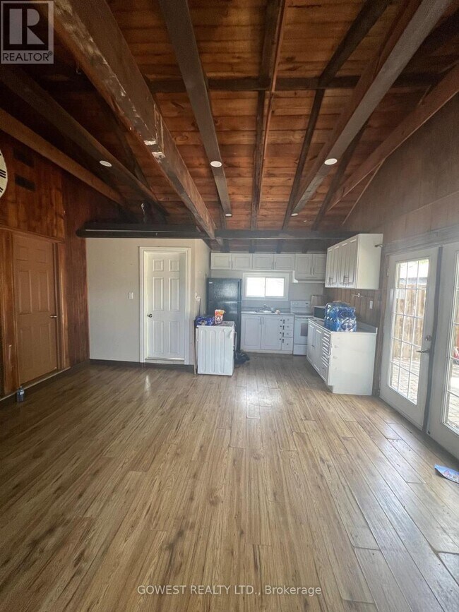 Photo du bâtiment - 11923 Britannia Rd