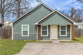 Building Photo - 933 Rice St