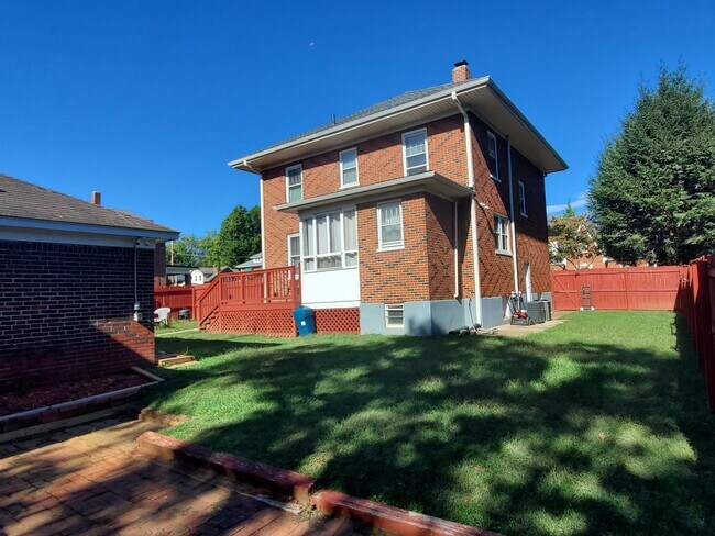 Building Photo - 2903 Burton Ave NW