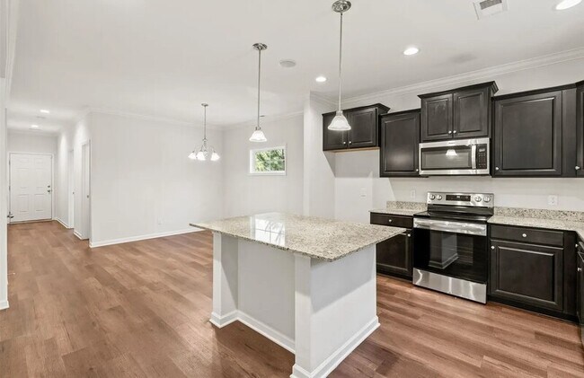 Building Photo - 1081 Old Town Rd