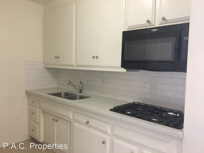 Foto del edificio - 1 br, 1 bath Apartment - 19425 Haynes Stre...