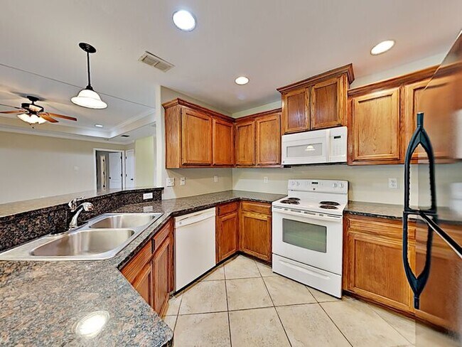 Foto del edificio - No App Fee. $1,000 OFF 1st Month w/14 mont...