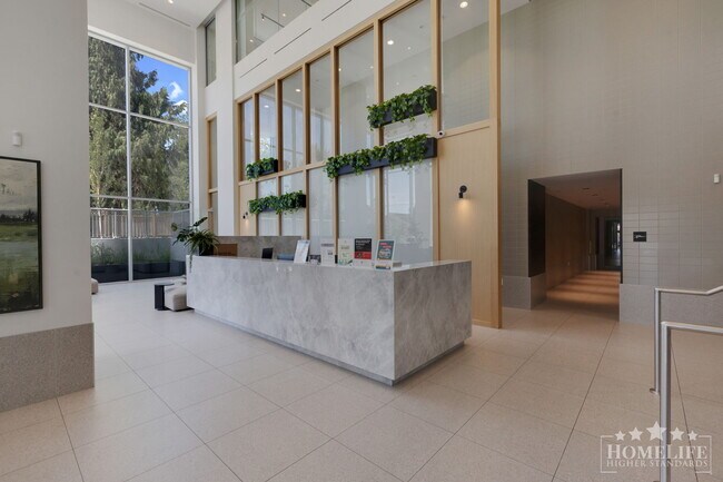 Photo du bâtiment - Modern 2 Bed, 2 Bath Apartment in the Heart of Surrey