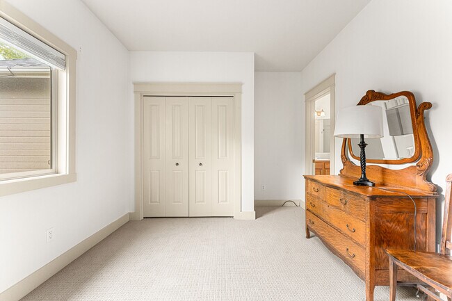 Building Photo - 11116 W Wild Iris St