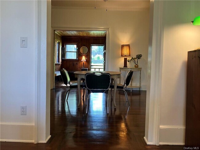 Foto del edificio - 283 Lake View Dr
