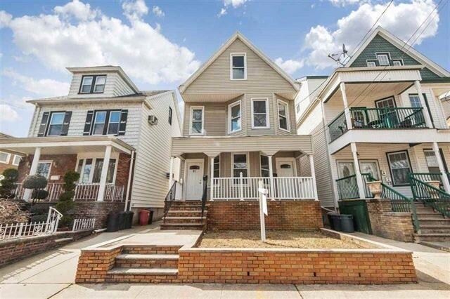 Primary Photo - 97 Humphrey Ave