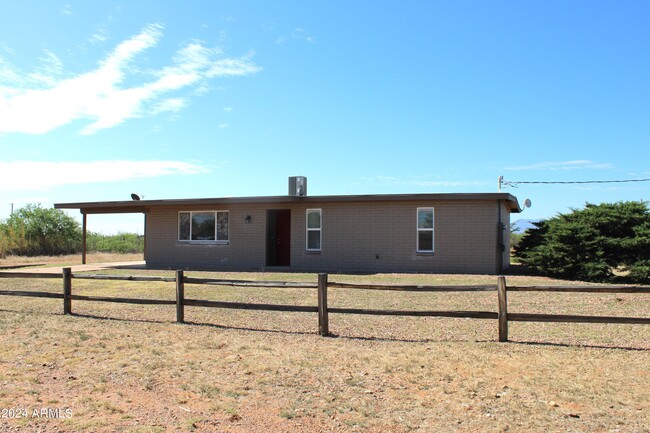 Building Photo - 214 E Hamel Rd