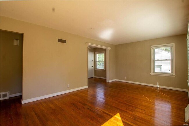 Foto del edificio - Adorable 2 bedroom home in Overland