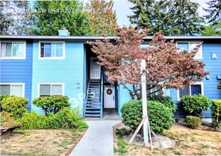 Building Photo - 921 130th St SW