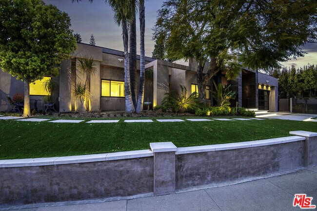 Foto del edificio - 16601 Park Ln Cir