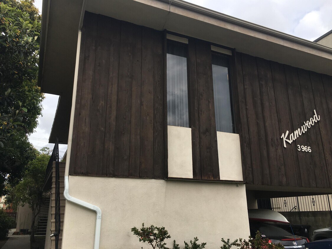 Primary Photo - 3966 Inglewood Blvd