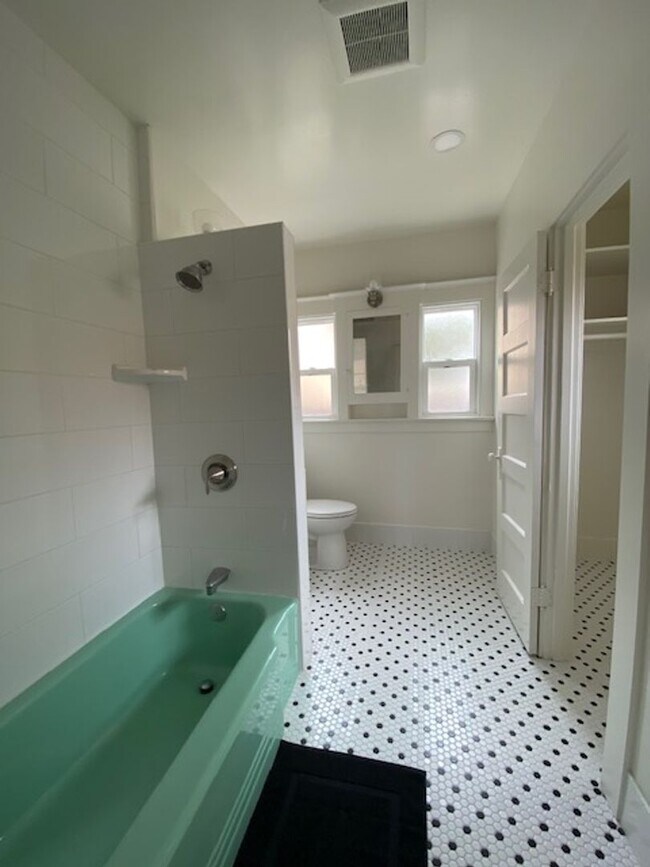 Foto del edificio - Cute Cottage In Heart of North Park w/A/C and Washer/Dryer