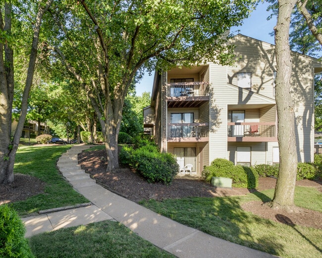 Woodhollow Apartments - Maryland Heights, MO | Apartments.com