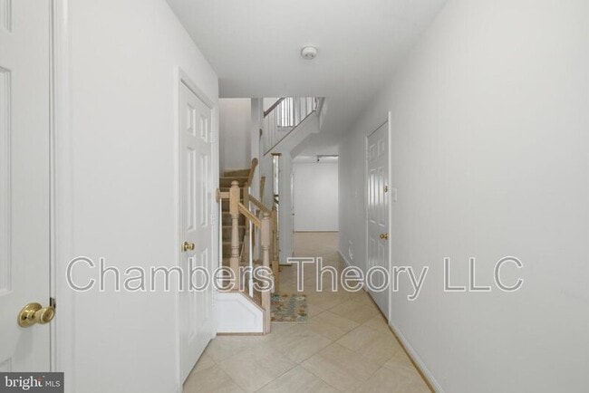 Building Photo - 2449 Clover Field Cir