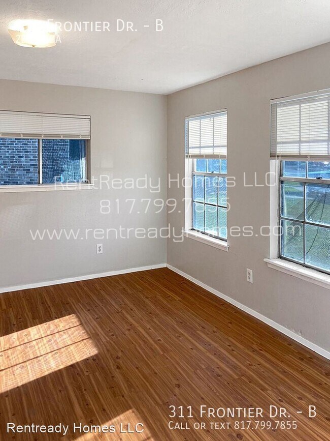 Building Photo - 1 br, 1 bath House - 311 Frontier Dr Unit B