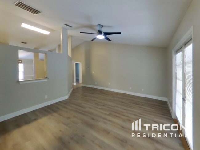 Building Photo - 84092 St James Ct